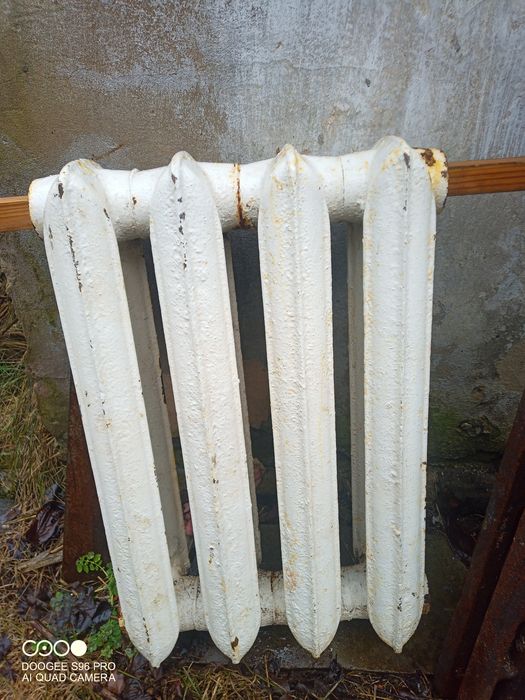 Продам батареи чугунные.