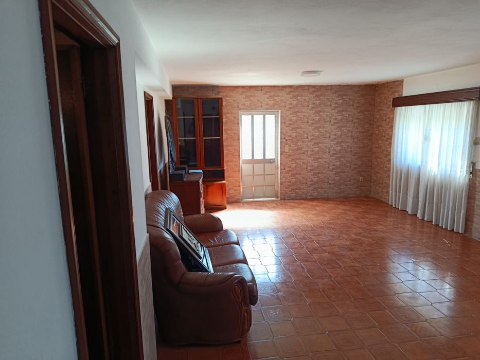 Moradia Independente T6 em Travanca- Santa Maria da Feira