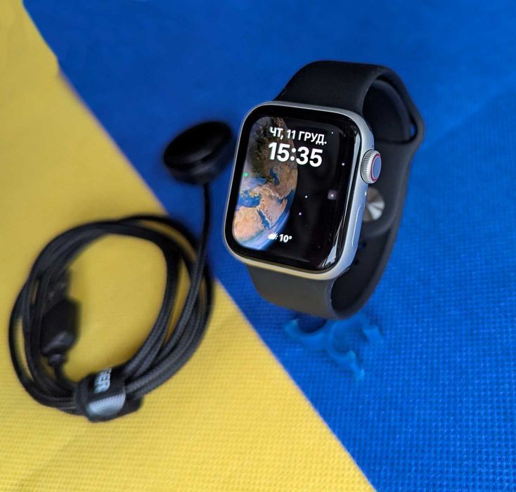 Магазин Гарантія Все працює Apple Watch Series SE 40 Батарея 95%
