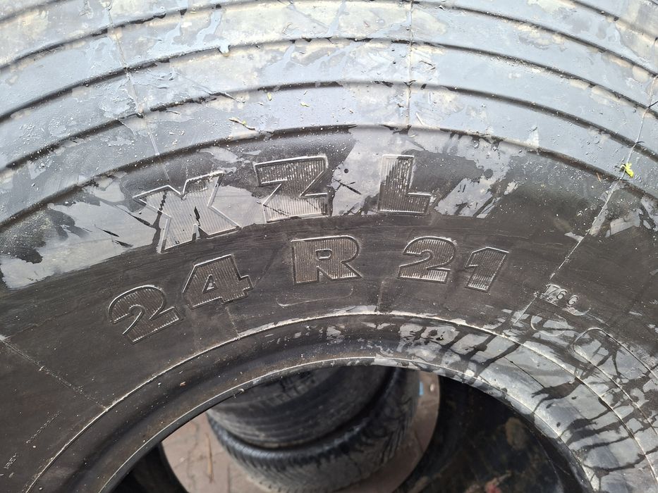 Opona Michelin 24x21. Piękna.