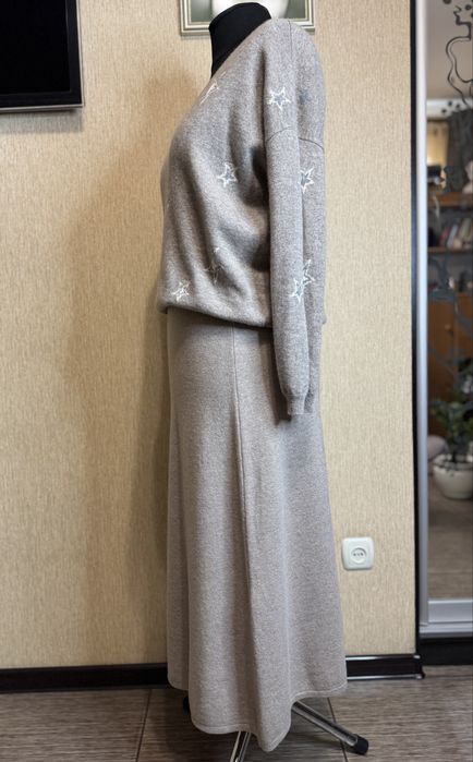 довга юбка , спідниця з натуральної меріносовоі вовни Massimo Dutti