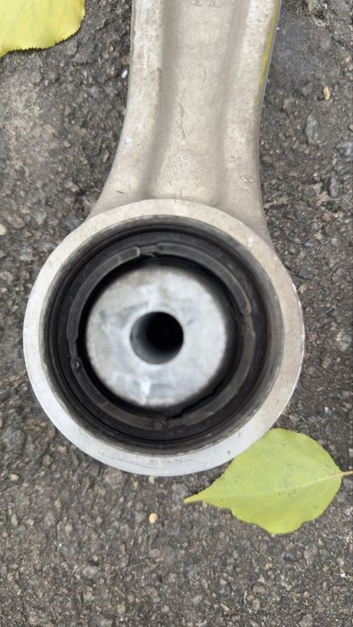 Нижні передні прямі ричаги та криві(банани) TESLA S