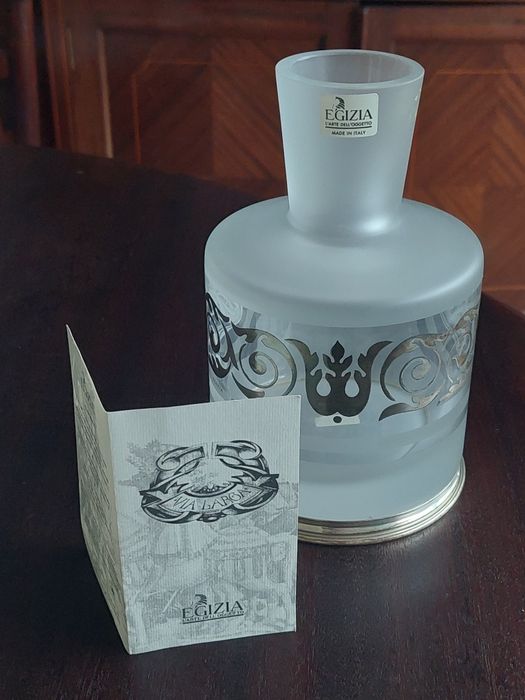 Conjunto Egizia: garrafa e copo de água