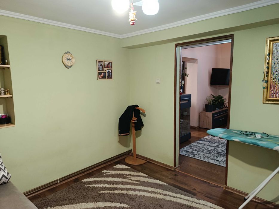 Продаеться 2-х поверховий напівособняк по вул.Карпатської України