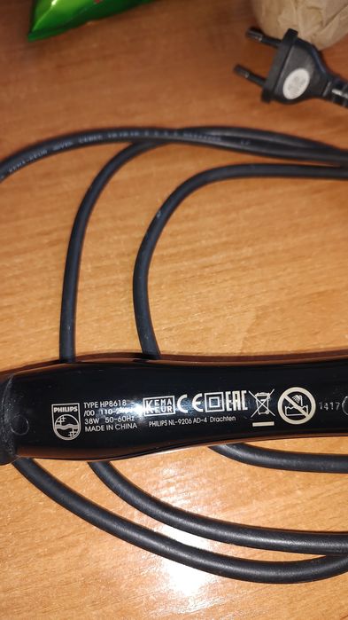Плойка для волосся керамічна Philips HP8618