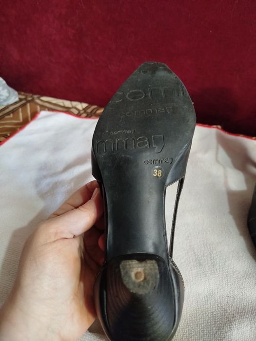 Безкоштовно  віддам Туфлі 38 р на вузеньку ніжку