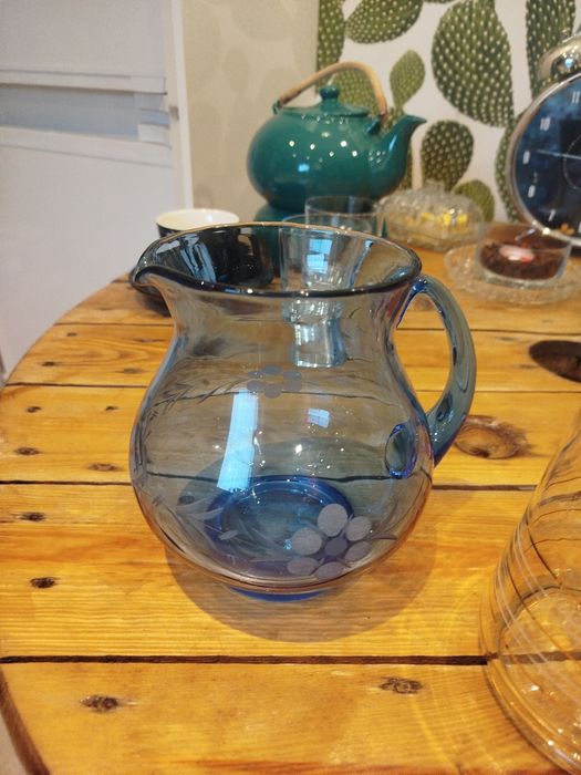Dzbanek kobaltowy z czasów PRL