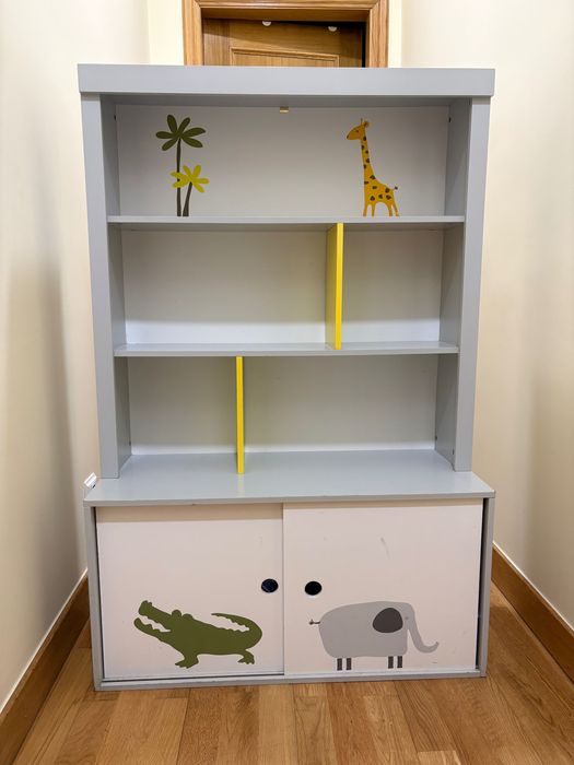 Biblioteca/estante de arrumação para criança