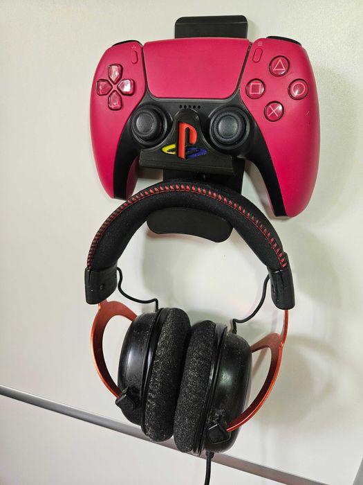 Uchwyt na słuchawki oraz pada PS5