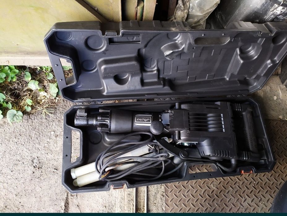 Отбойніки. Відбійний молоток. Отбойний молоток.