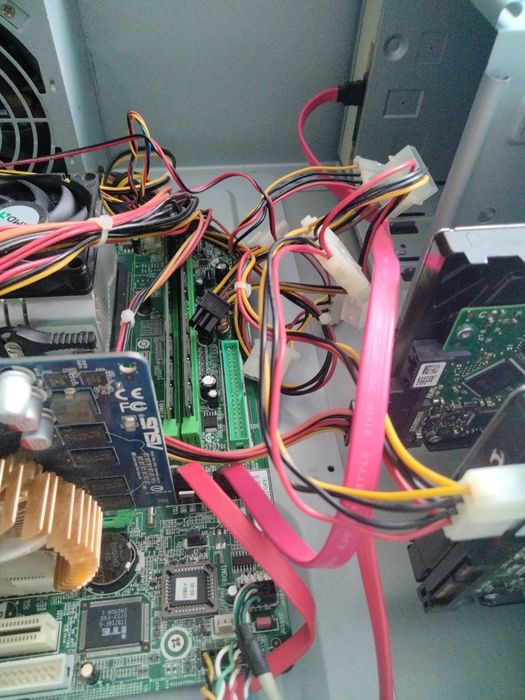 Комп'ютер, системний блок.