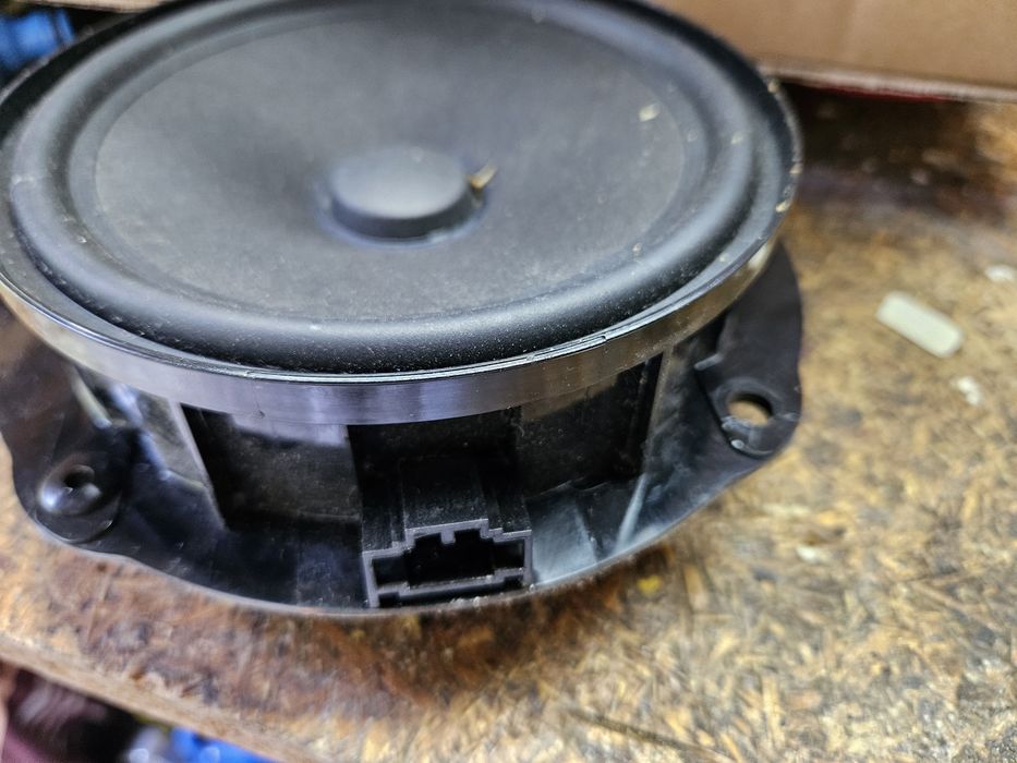 Głośnik Skoda Octavia 3