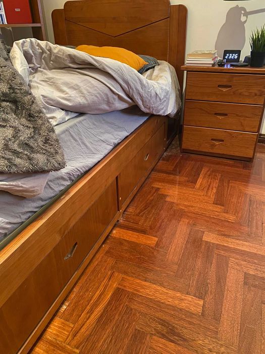 Cama de Solteiro, Mesa De Cabeceira e Colchão