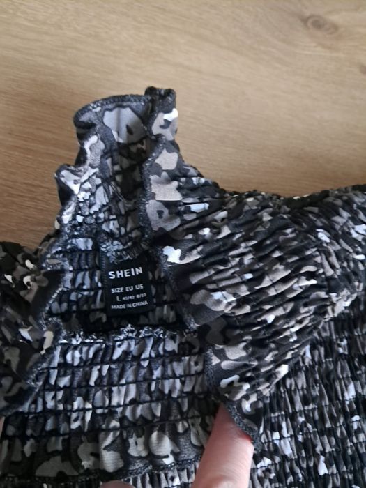 Długa sukienka z marszczeniem