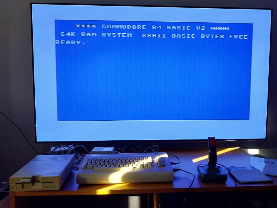 Commodore C64 + 1541-II i dodatki