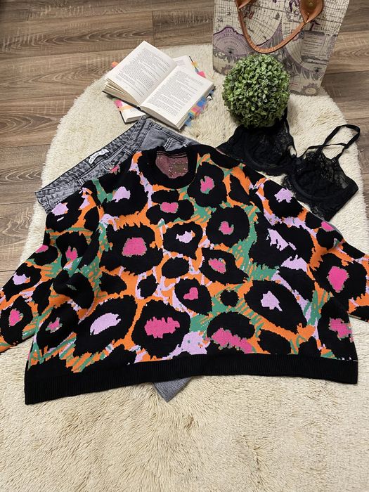 Різнокольоровий светр оверсайз