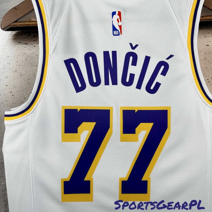 Luka DONCIC Koszulka ASSOC. Los Angeles Lakers NIKE Rozmiary M / L