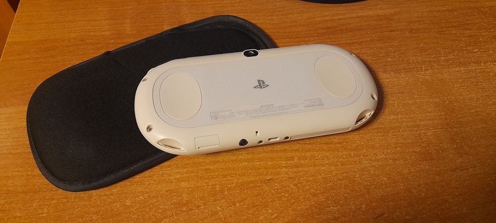 ps vita 2000 - купить приставки - Цена на OLX.ua