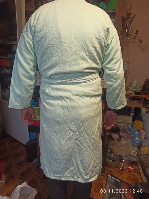 махровый халат салатового цвета