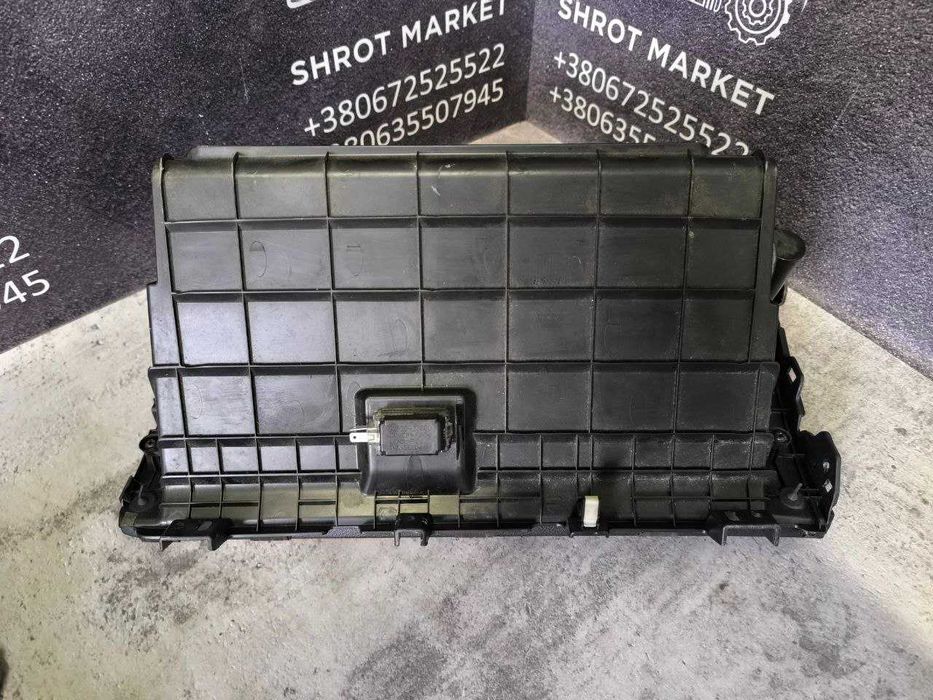 Бардачок речовий ящик з відсіком Hyundai Sonata LF 84501C1000