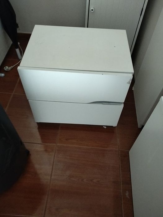 2  mesinhas cabeceira