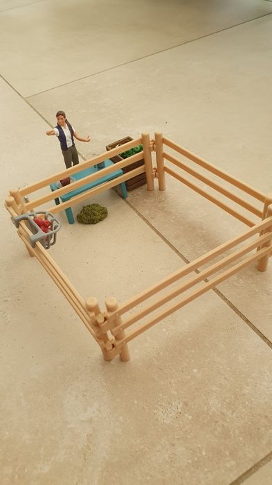 Schleich  zagroda dla koni, akcesoria oraz figurka