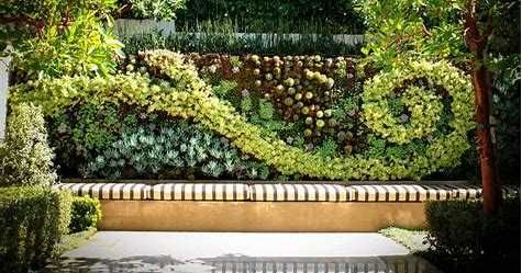 Jardins Verticais Personalizados para Pequenos Espaços Residenciais