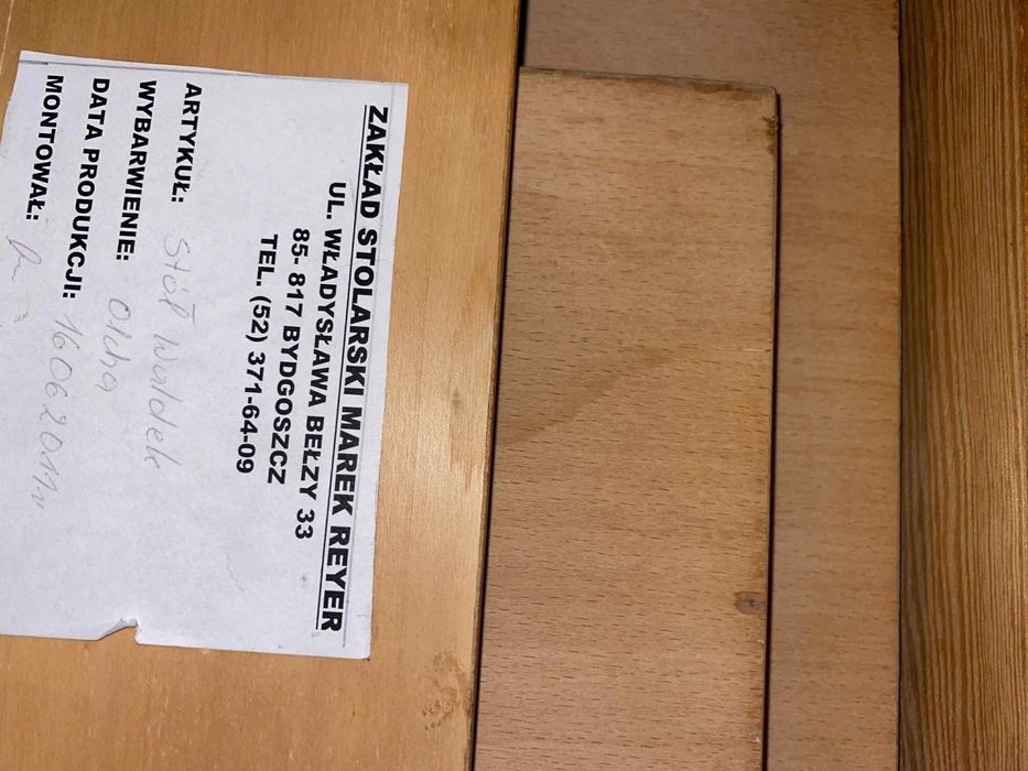 Stoł rozkladany plus krzesla w zestawie