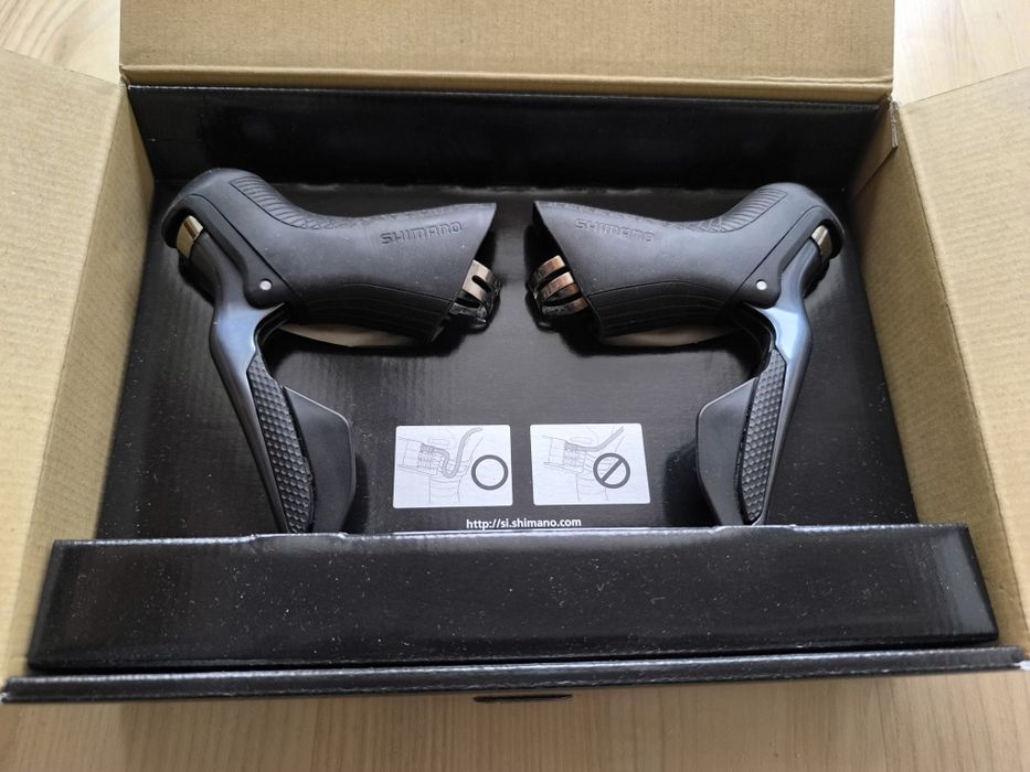 Manetki Di2 Ultegra ST-R8050 2x11