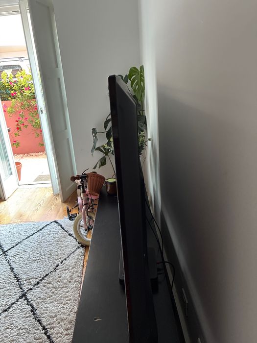 Televisión 65” Silver