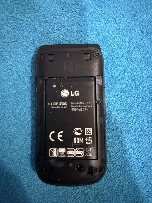 Telefon LG z klapką