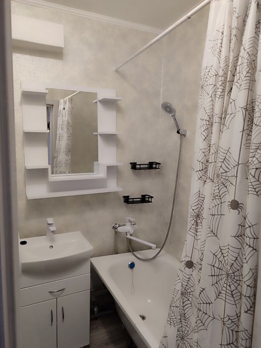 Аренда 2к/к.  Космонавтов