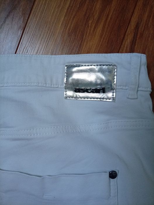 Spodnie damskie jeansowe białe