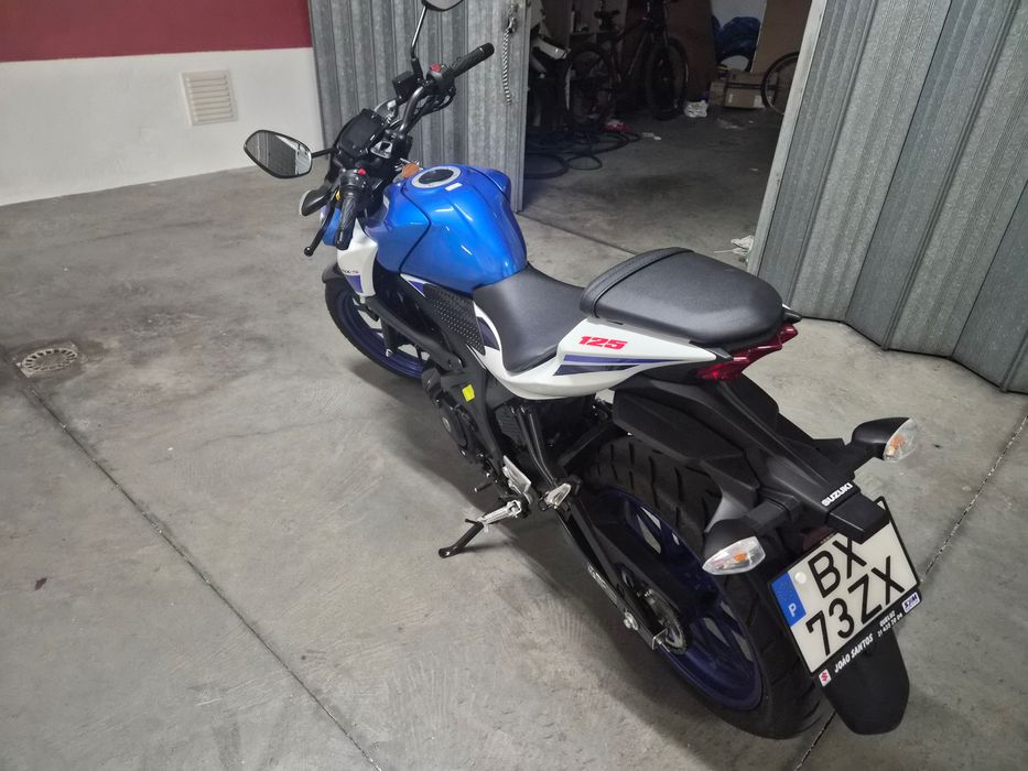 Suzuki gsx-s125 praticamente nova