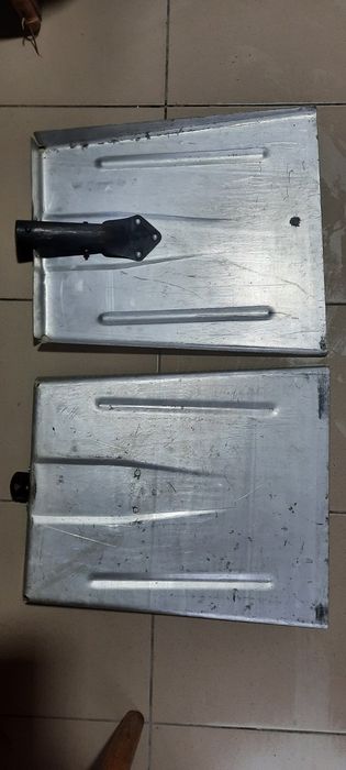 Лопаты снежные. Тяпки. Молоток. Строительные мастерки.