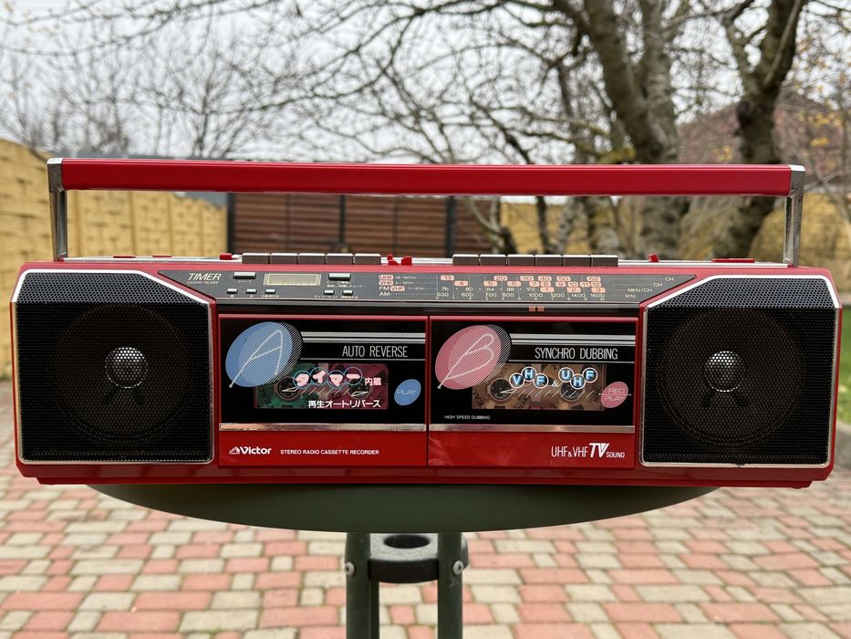 Продам магнитолу Victor RC-WU66