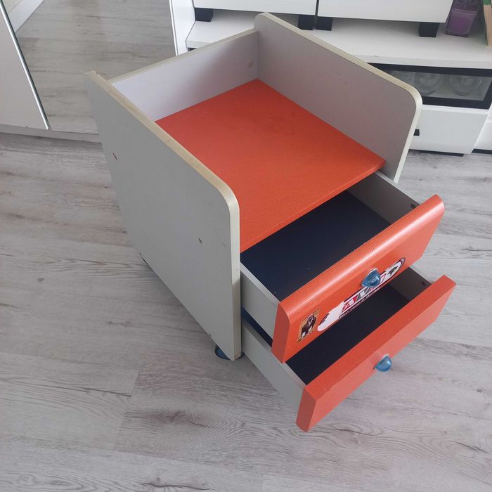 Kontenerek pod biurko