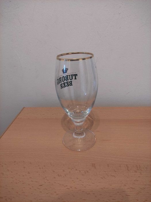 szklany pokal do piwa