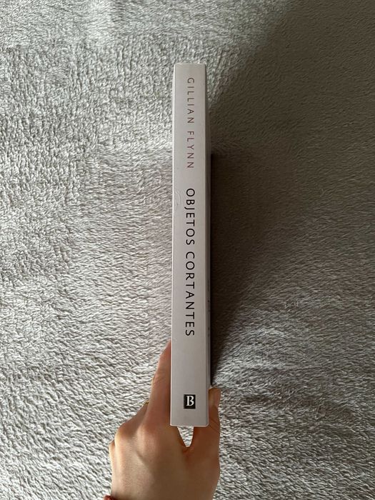 Sharp Objects - Gillian Flynn64861603581186121