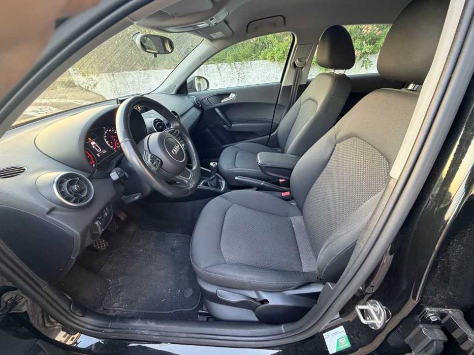Sinistrado 57601 km Audi A1 Sportback 1.0 TFSI Ultra