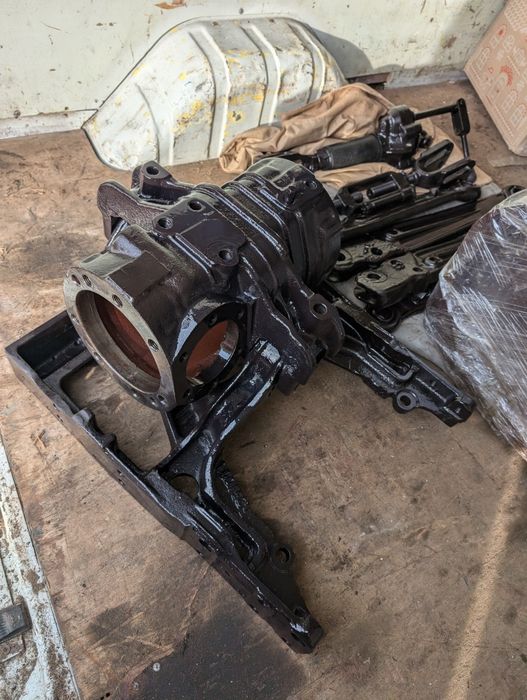 МТЗ 82 892 1025 1221 Бочка брус рамка Палець Міст Мост мТз трактор