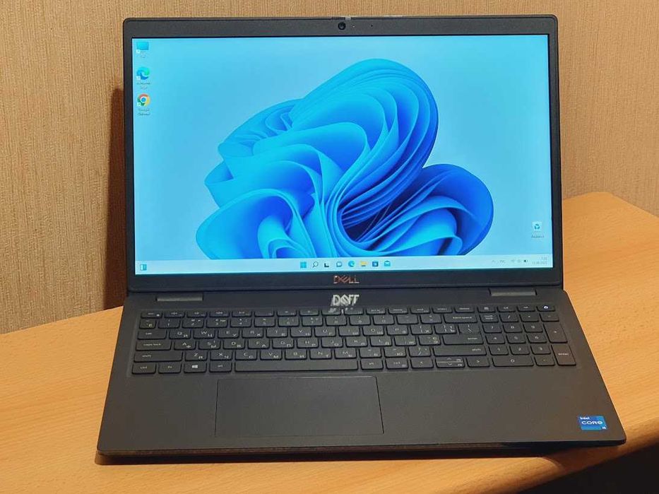 Сучасний мощний ноутбук Dell Latitude 3520 восьми ядерний Intel Core i7-1165G7 RAM 16Gb SSD 256Gb+HDD 500Gb Батарея 9 годин. В ідеальному стані.