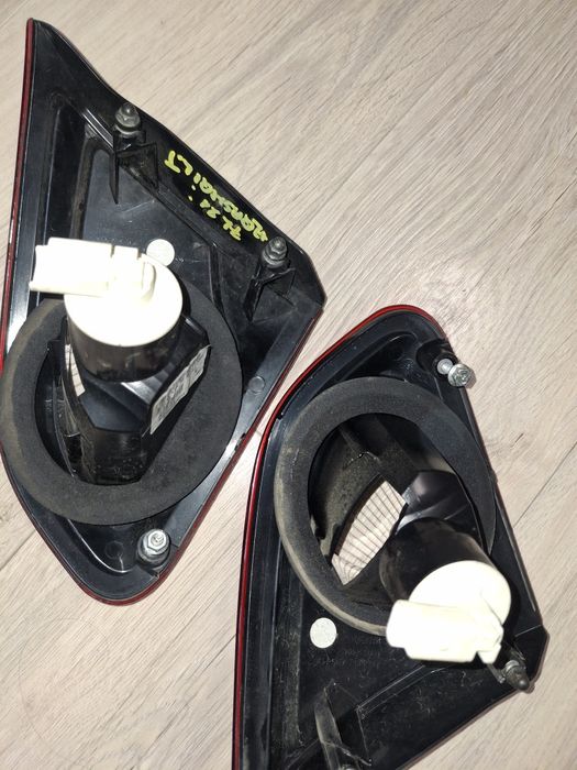 tylne wewnętrzne lampy zespolone  Nissan Qashqai