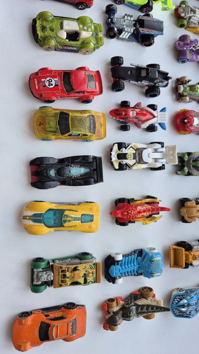 Hot wheels машинки