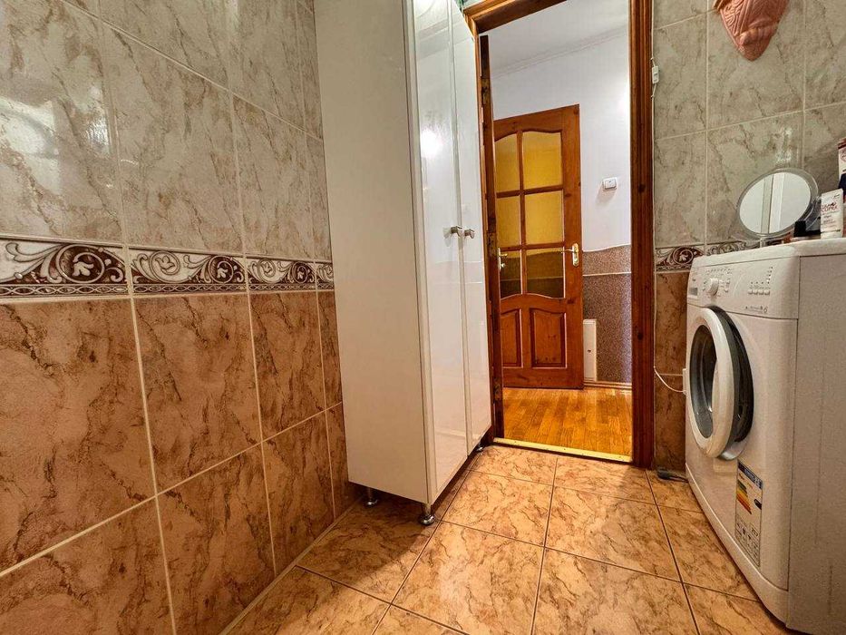Продається 3 кімнатна Квартира з ремонтом