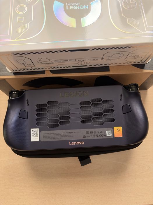 Lenovo Legion Go S 16 512 GB Z1 Extreme SteamOS  Etui Gwarancja