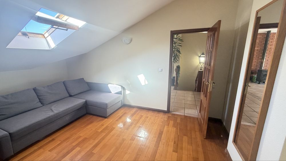 Aluguer T1/2 apart com 145 m2 , vista de Mar