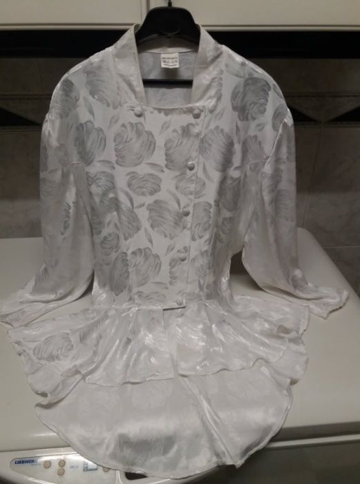 Blusa côr de pérola, tamanho L