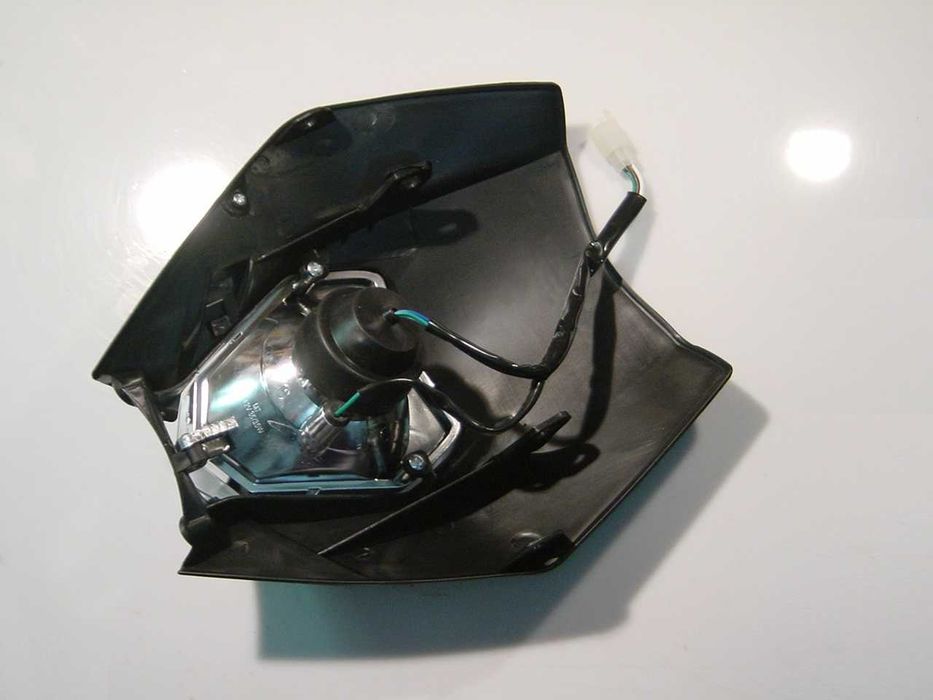 Mica com farol para mota com mínimos, médios e máximos
