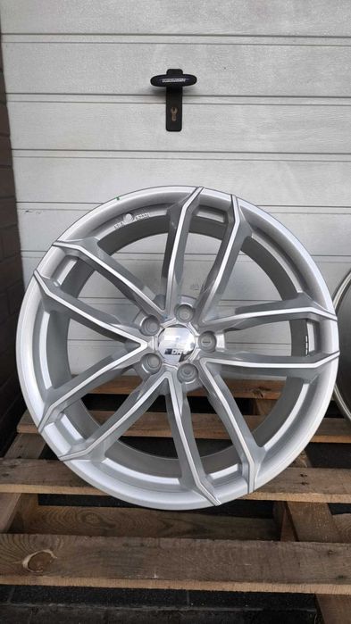 Felgi aluminiowe  Mercedes Audi Vw Skoda Seat 20" 5x112 Nowe (OL721F)